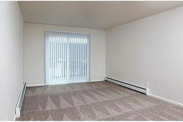 $1000 : Standard 1bd and 1bathroom image 7