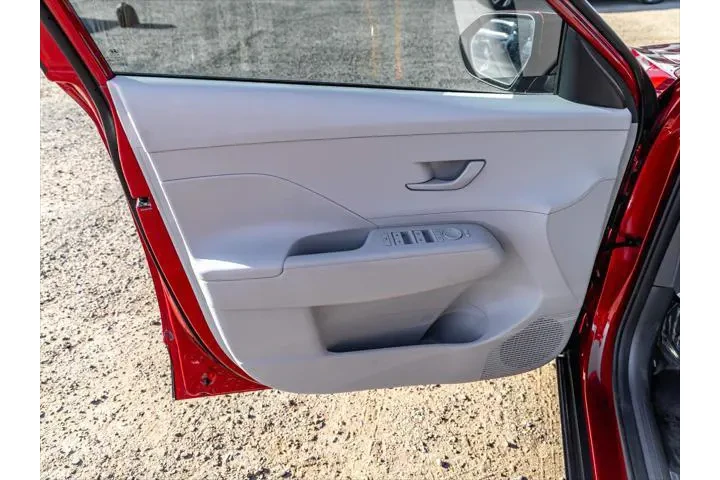 $25950 : Hyundai KONA 2025 AWD SEL Co image 9