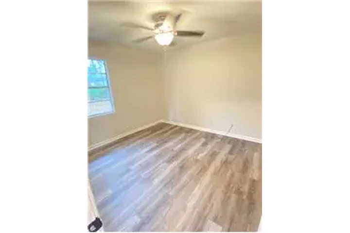 $1800 : Rental property with 3 bedro image 7