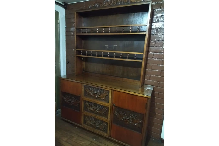 $800000 : Comedor en madera tallado. image 3