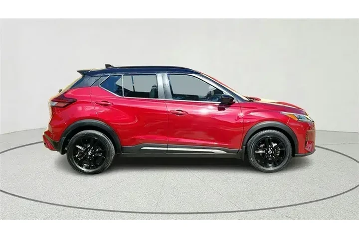 $16967 : Nissan Kicks 2022 SR 4dr Cro image 2