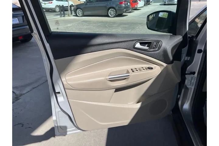 2013 C-Max Hybrid SE image 10