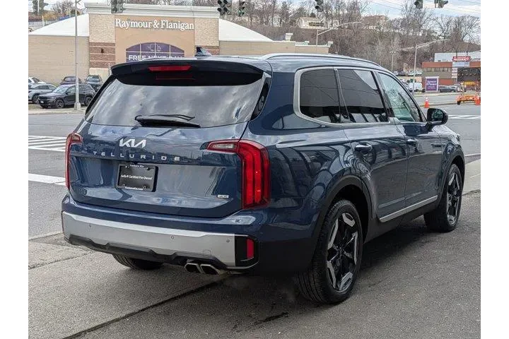$33595 : Kia Telluride 2024 AWD S 4dr image 6