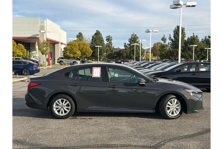 $27394 : Toyota Camry 2025 SE 4dr Sed image 3