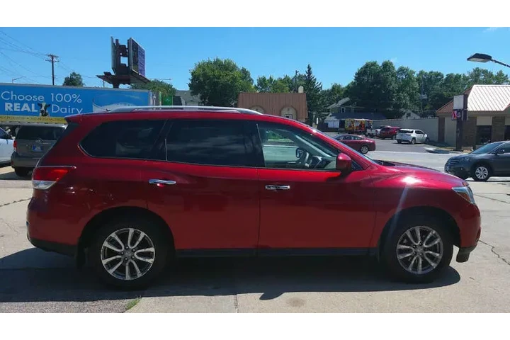 $7599 : 2014 Pathfinder SV image 3