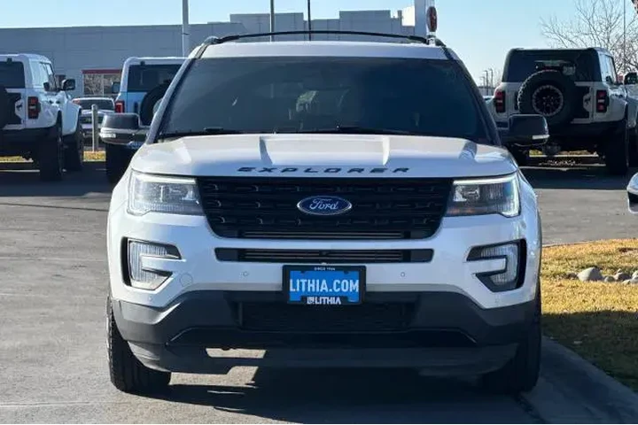 $16995 : Ford Explorer 2017 AWD Sport image 10