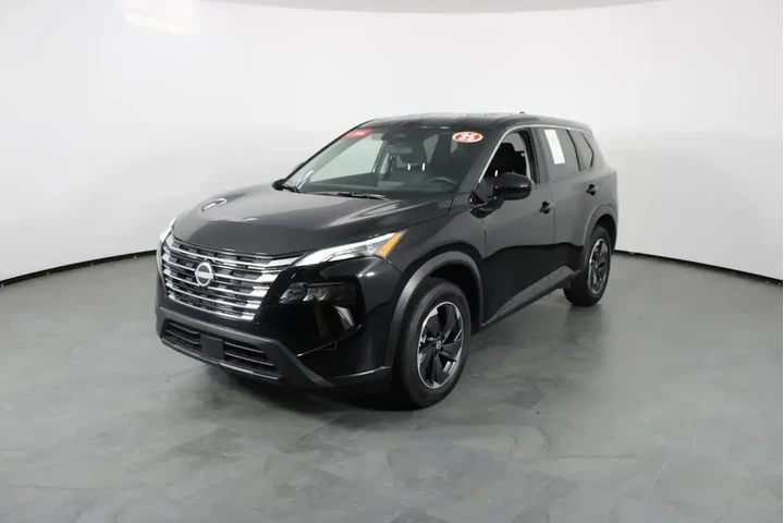 $20587 : Nissan Rogue 2025 AWD SV 4dr image 2