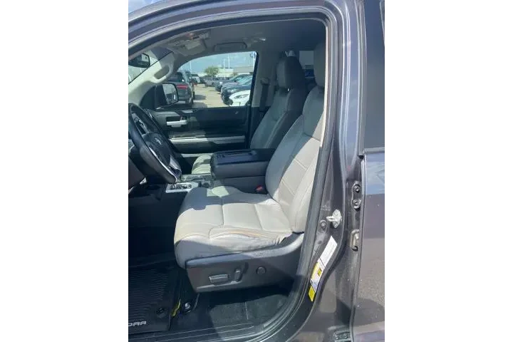 $39123 : Toyota Tundra 2020 4x4 SR5 4 image 5