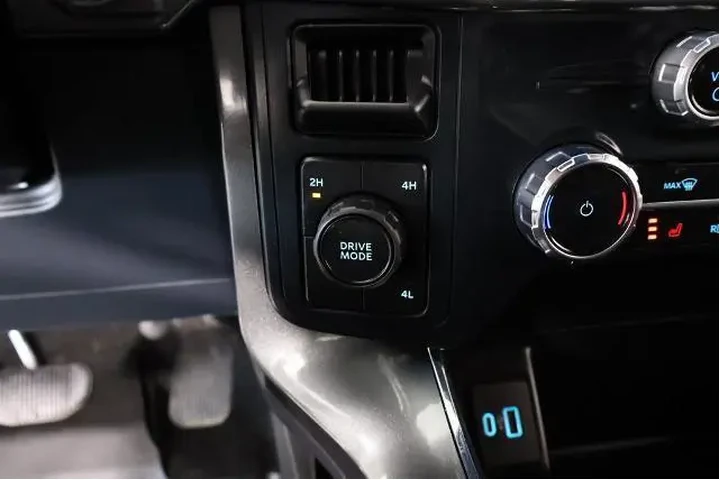 $36688 : Ford F-150 2023 4x4 XLT 4dr image 9