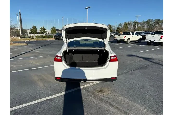 $19352 : Chevrolet Malibu 2024 LT 4dr image 7