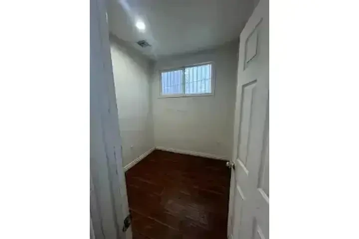 $2700 : LOS ÁNGELES SE RENTA LOCAL image 4