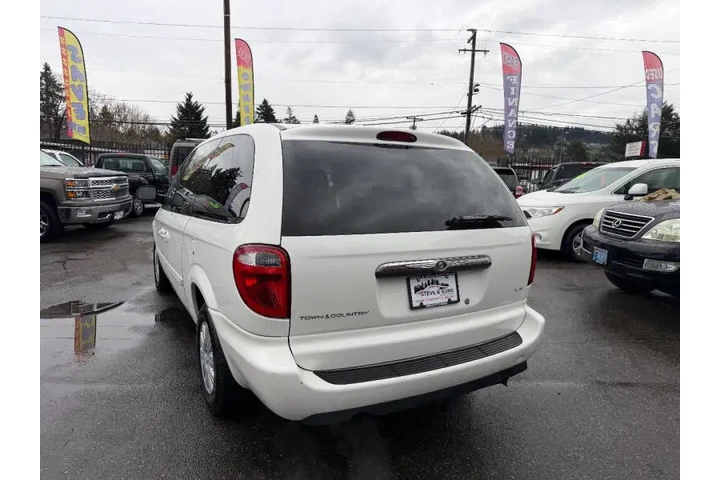 $4995 : 2006 Town and Country LX image 9