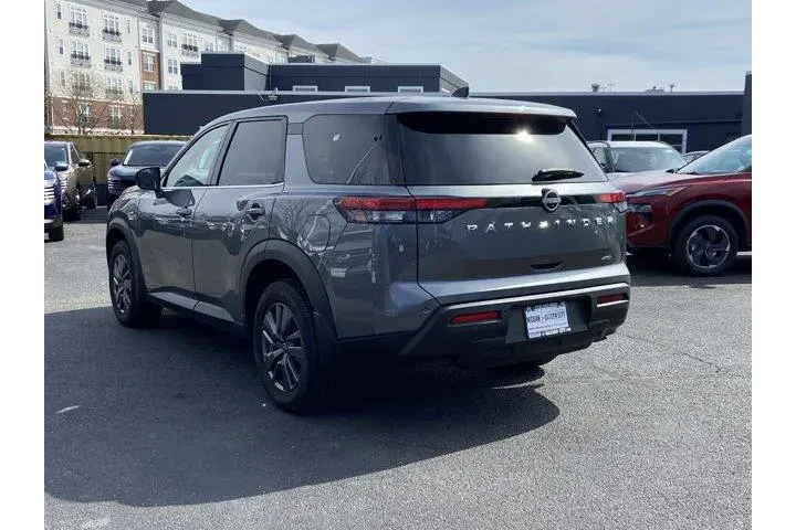 $28105 : Nissan Pathfinder 2024 AWD S image 6