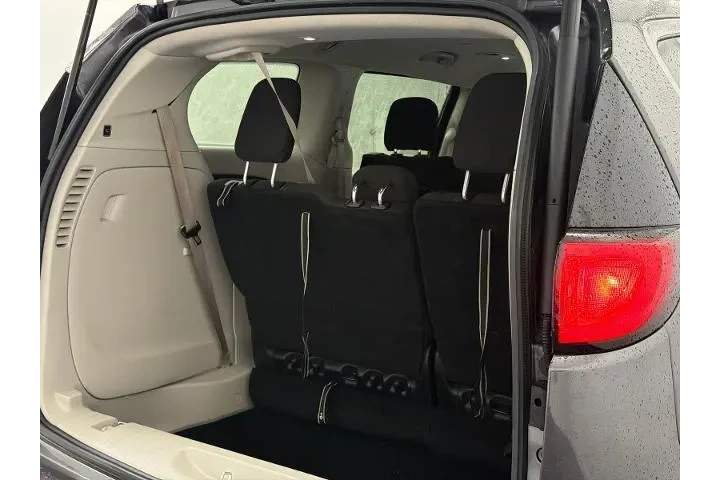 $22500 : Chrysler Voyager 2022 LX 4dr image 8