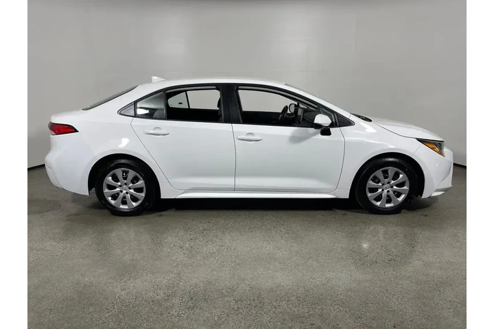 $22998 : Toyota Corolla 2021 LE 4dr S image 2