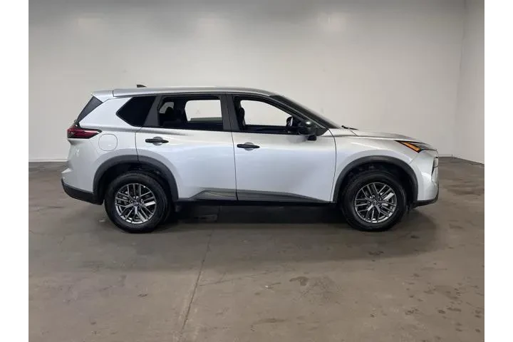 $17986 : Nissan Rogue 2024 AWD S 4dr image 2