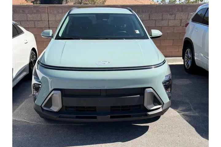 $21988 : Hyundai KONA 2024 AWD SEL 4d image 6