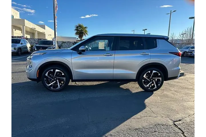 $24995 : Mitsubishi Outlander 2024 AW image 10