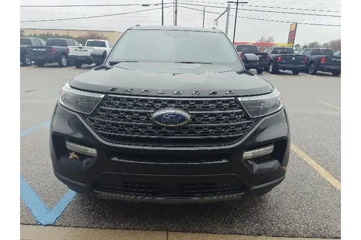 $27617 : Ford Explorer 2023 AWD XLT 4 image 2