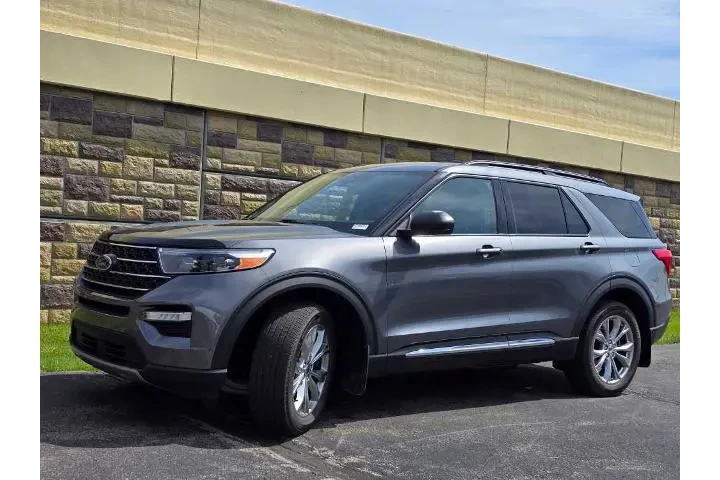 $27481 : Ford Explorer 2022 AWD XLT 4 image 6