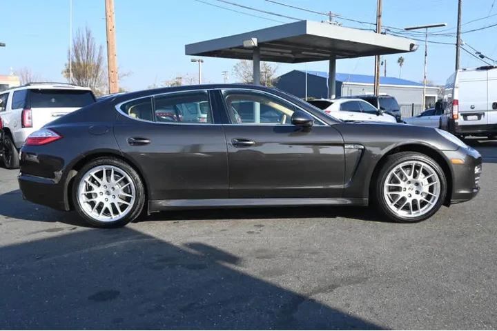 $15998 : 2010 Panamera 4S image 9