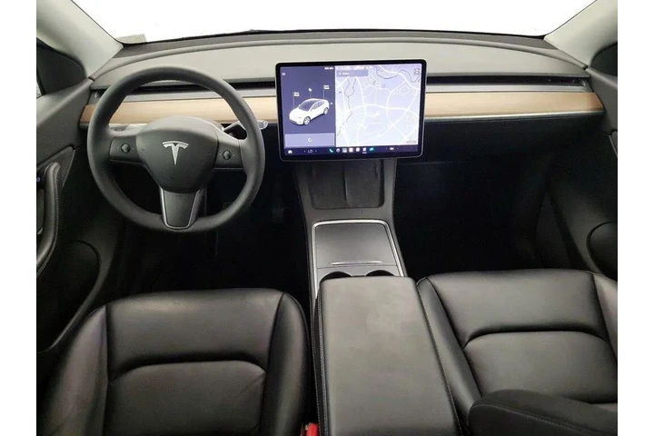 $29998 : Tesla Model Y 2022 AWD Long image 9