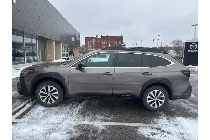 $25495 : Subaru Outback 2023 AWD Prem image 9