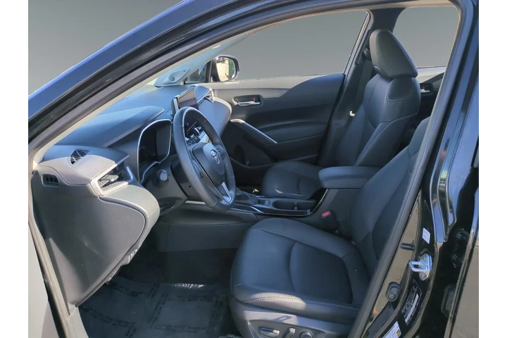 $31003 : Toyota Corolla Cross 2024 XL image 9