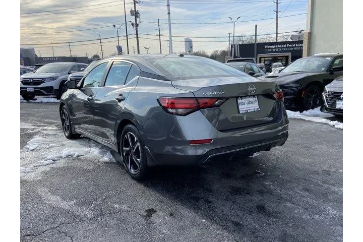 $18050 : Nissan Sentra 2025 SV 4dr Se image 6