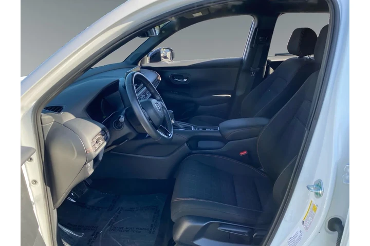 $31842 : Honda HR-V 2024 AWD Sport 4d image 9