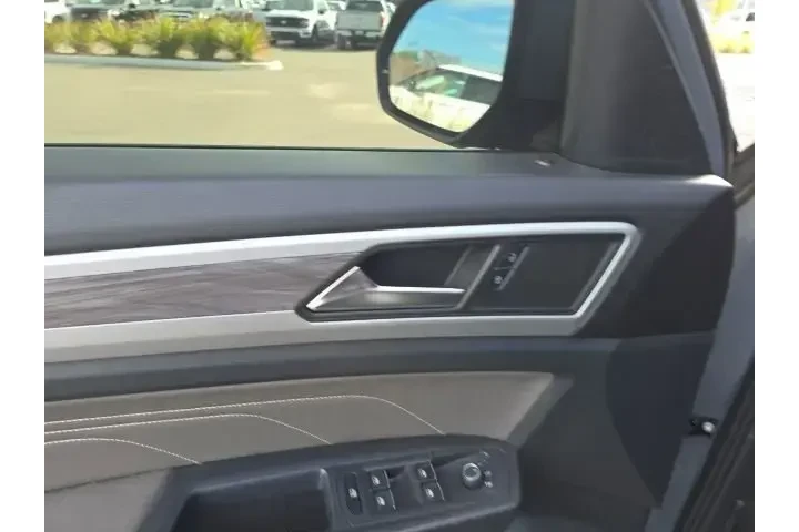 $22587 : Volkswagen Atlas Cross Sport image 9