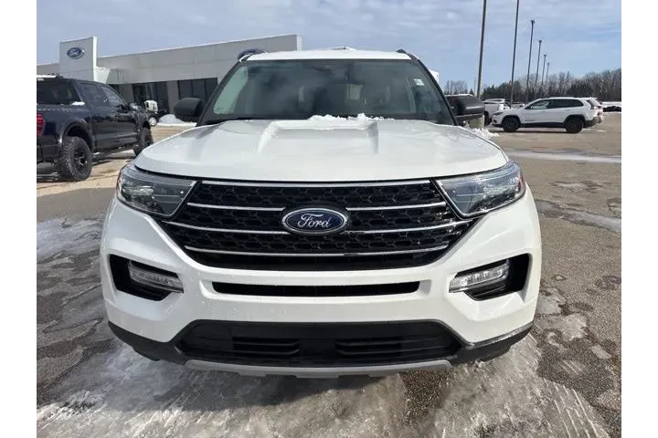 $30999 : Ford Explorer 2023 AWD XLT 4 image 2