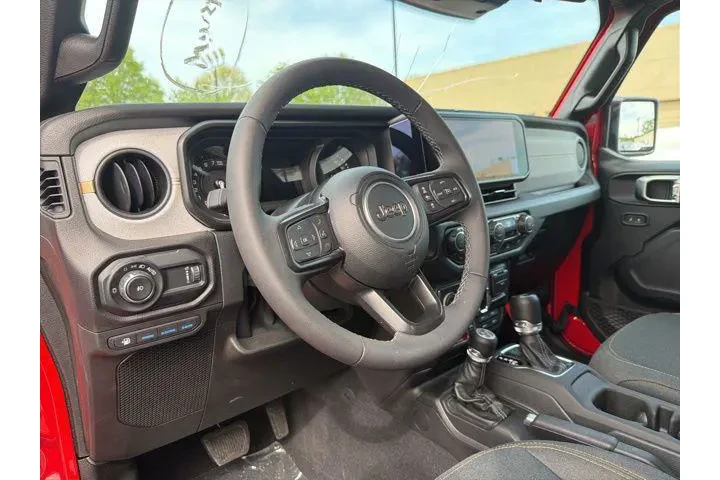 $33960 : Jeep Wrangler 2025 4x4 Willy image 9