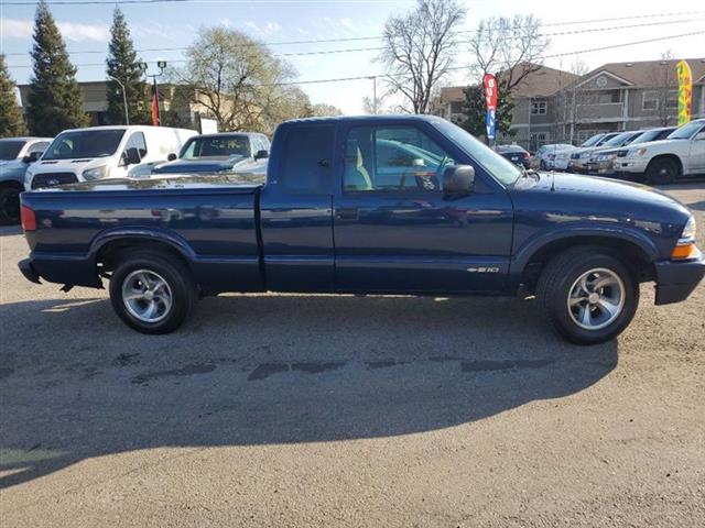 $11999 : 2001 S10 Pickup image 8