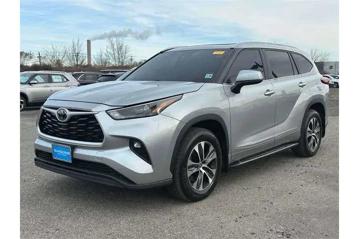 $35959 : Toyota Highlander 2023 AWD X image 2