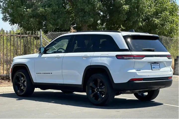 $27136 : Jeep Grand Cherokee 2023 4x4 image 7