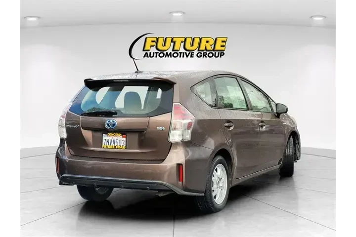 $14488 : Toyota Prius v 2016 Five 4dr image 7