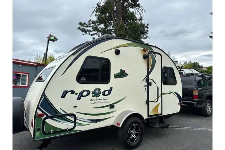 $10900 : 2015 Forest River R-POD 171RP image 9