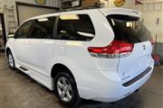 $18900 : 2011 Sienna LE AAS thumbnail