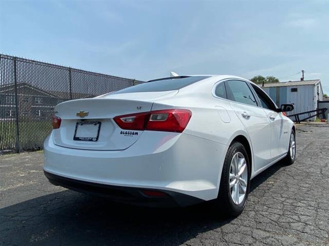 $15941 : 2017 Malibu LT image 7