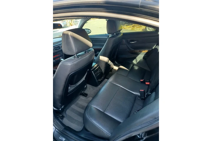 BMW 328i image 1