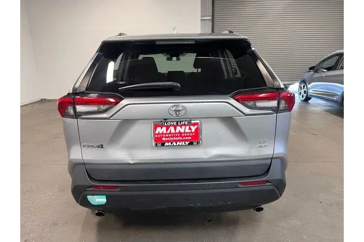 $26948 : Toyota RAV4 2021 AWD LE 4dr image 4