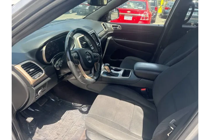$13990 : 2016 Grand Cherokee Laredo image 10