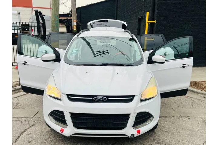 $9999 : 2015 Escape SE image 5