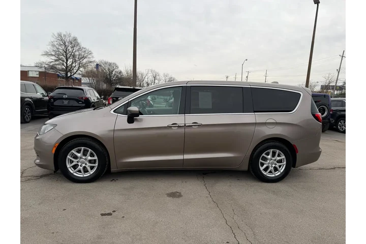 $9980 : 2017 Pacifica LX image 4