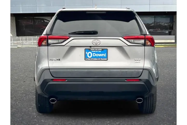 $19799 : Toyota RAV4 2020 AWD XLE 4dr image 8