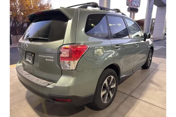 $14990 : Subaru Forester 2017 AWD 2.5 image 2