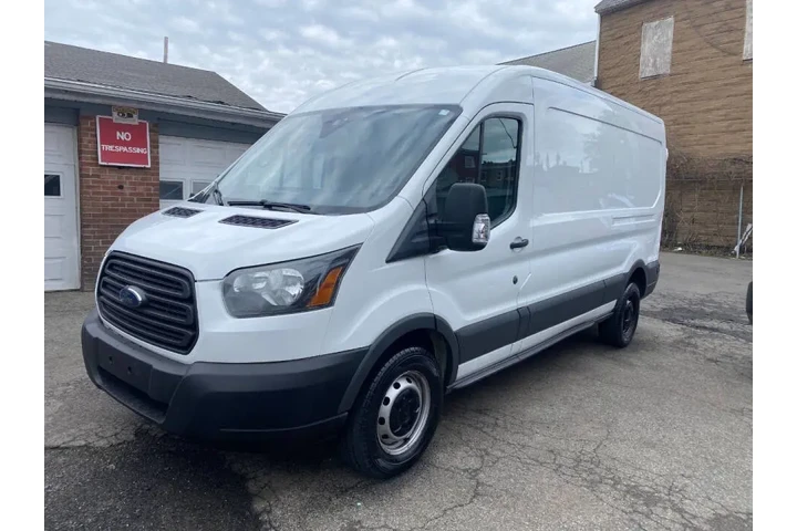 2017 Transit 250 image 4
