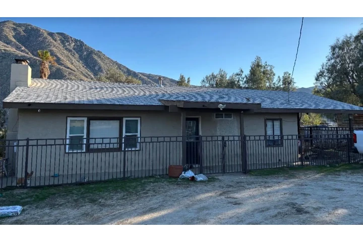 $2250 : Se renta casa en Cabazon Ca. image 5