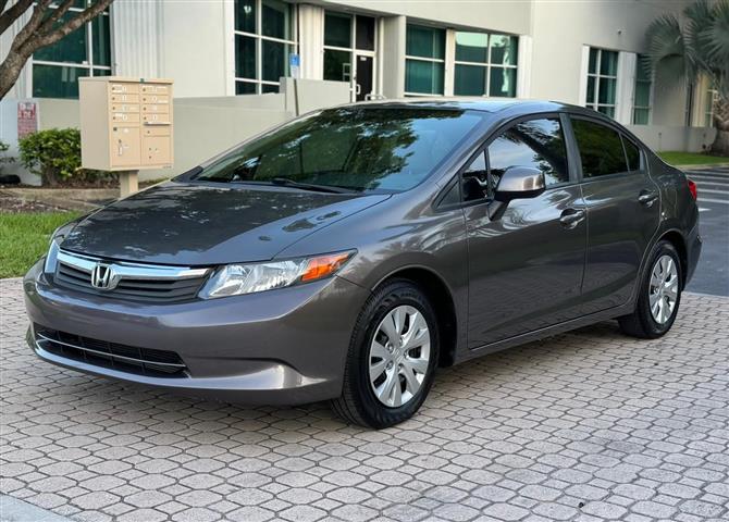 $9500 : HONDA CIVIC 2012 image 4